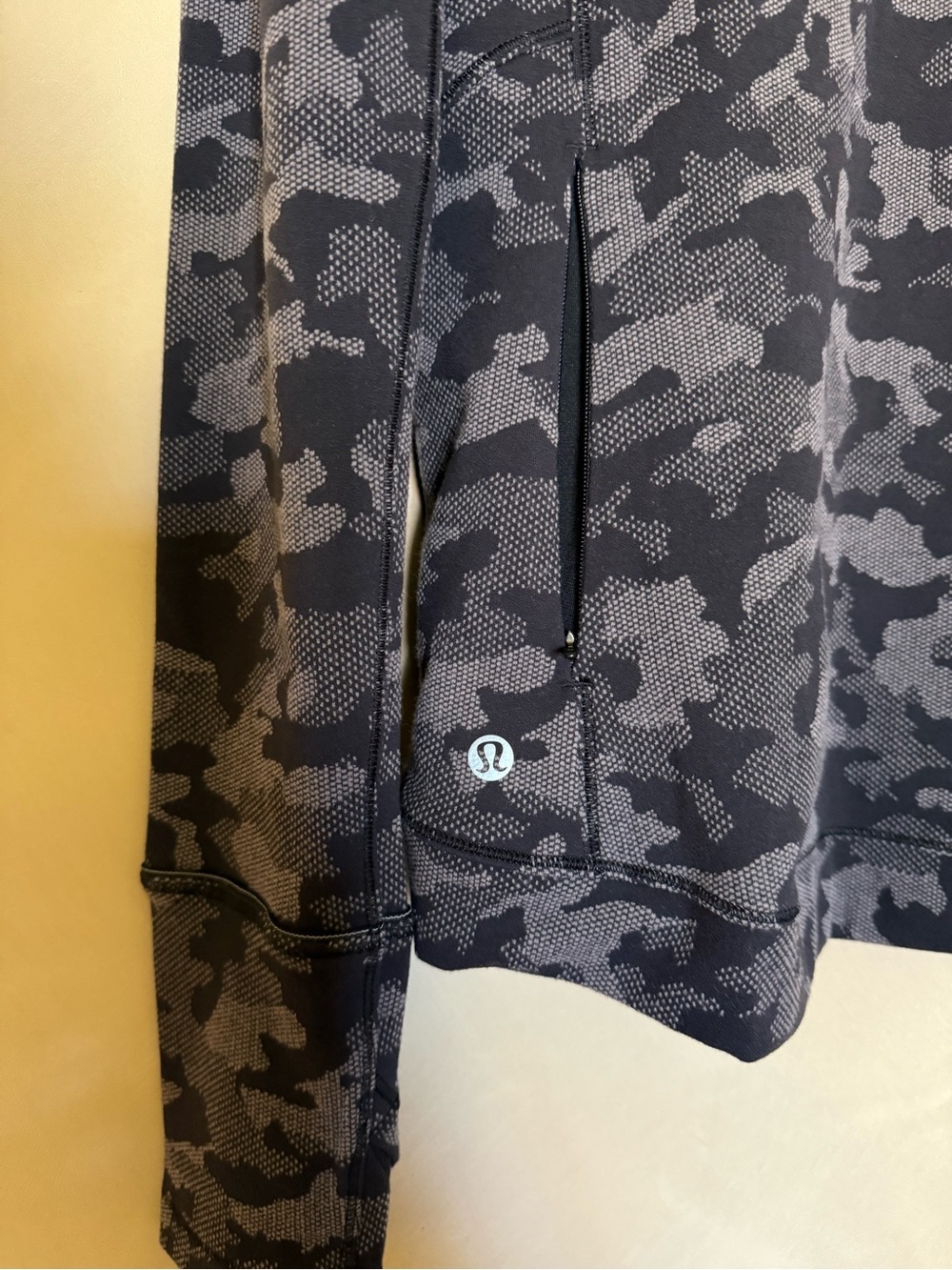 Lululemon Rulu Close to Crossing Long Sleeve Top in Heritage Camo size 12 - Picture 6 of 6